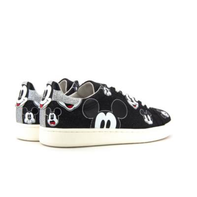 black shiny trainers