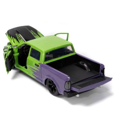 Jada Toys Hulk Figure with 2014 RAM 1500 1:24 Scale Die Cast Vehicle