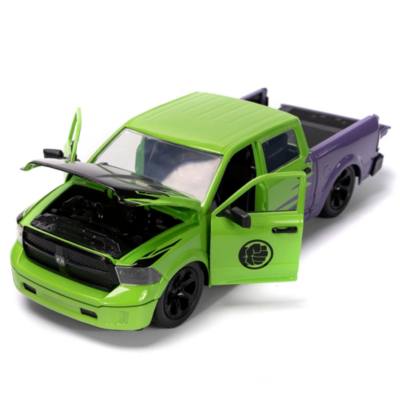 Jada Toys Hulk Figure with 2014 RAM 1500 1:24 Scale Die Cast Vehicle