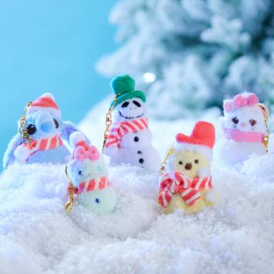 Llavero peluche peque&ntilde;o mu&ntilde;eco nieve Winnie the Pooh, Disney Store Jap&oacute;n (13&nbsp;cm)