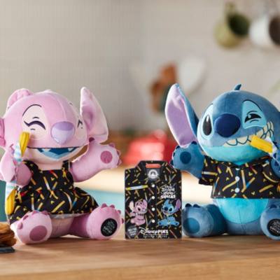 Collezione pin e peluche Stitch Attacks Snacks Churros