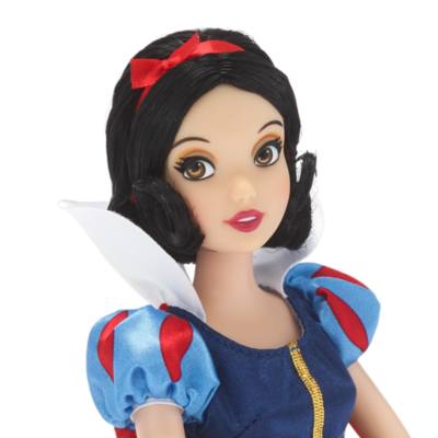 Poup&eacute;e Blanche Neige classique, Blanche Neige et les Sept Nains