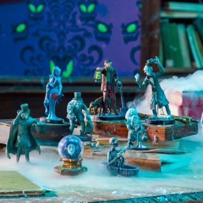 The Haunted Mansion Figure Set