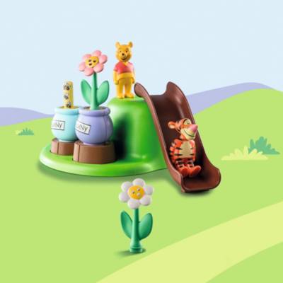 PLAYMOBIL Winnie the Pooh and Tigger's Bee Garden