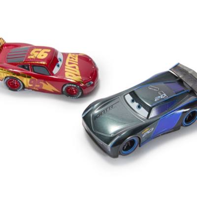 Coches escala Rayo McQueen y Jackson Storm, Cars de Disney y Pixar