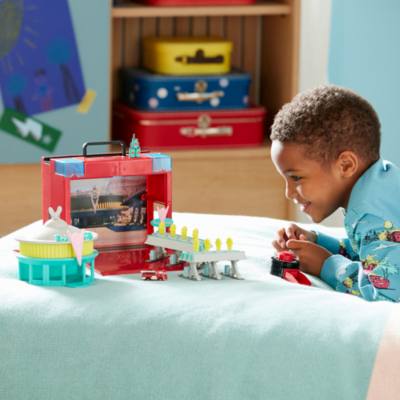 Flo's V8 Cafe Disney Pixar Cars On-the-Go Play Set