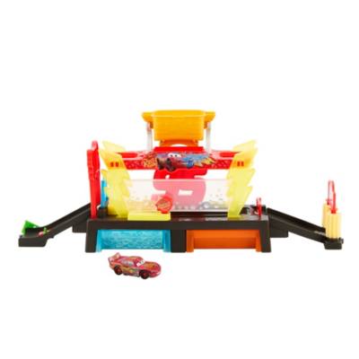 カーズ マテル RACE READY CAR WASH カラーチェンジャー Color Changers Race Ready Car Wash Playset [Includes
