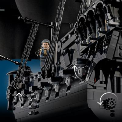 LEGO Icons Pirates of the Caribbean Captain Jack Sparrow's Pirate Ship Set 10365