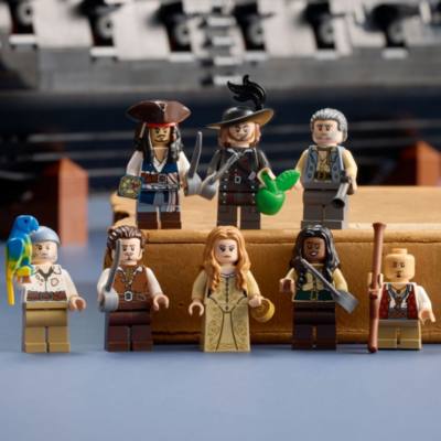 LEGO Icons Pirates of the Caribbean Captain Jack Sparrow's Pirate Ship Set 10365