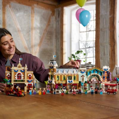 LEGO ǀ Disney Main Street, U.S.A. Building Kit 43302