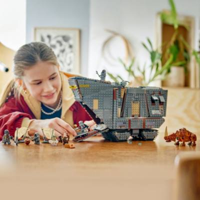 LEGO Star Wars Offworld Sandcrawler and Mudhorn Set 75453