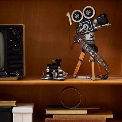 LEGO Walt Disney Tribute Camera Set 43230