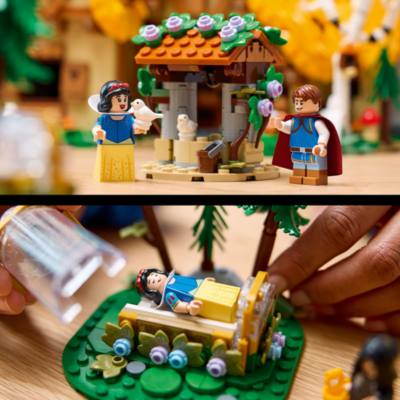 LEGO Disney Snow White and the Seven Dwarfs' Cottage Set 43242