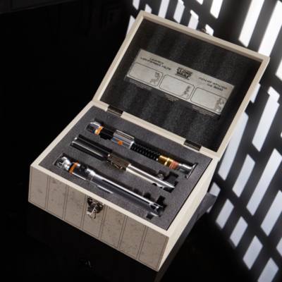 Star Wars: The Clone Wars Limited Edition LIGHTSABER Hilt Set