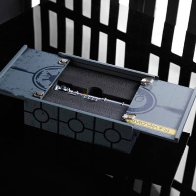 Mara Jade Limited Edition LIGHTSABER Hilt, Star Wars