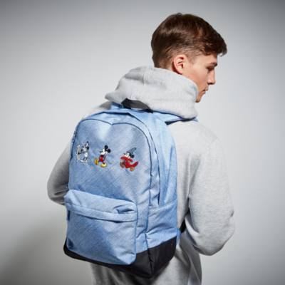 Mochila Mickey Mouse con el paso de los a&ntilde;os,