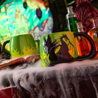 Mug Mal&eacute;fique et le dragon sculpt&eacute;, La Belle Au Bois Dormant