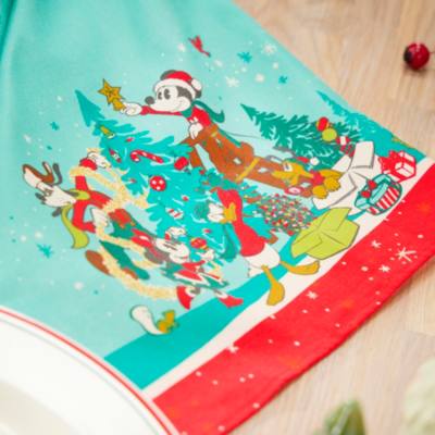 Mickey Mouse and Friends Festive Vintage Tea Towel Set