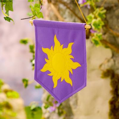 Adorno pared r&eacute;plica bandera de Corona, Enredados