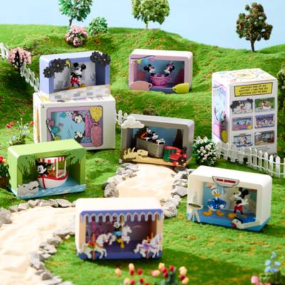 Mickey Mouse and Friends Disney Parks Diorama Mystery Figure