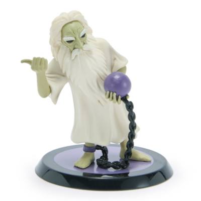 Figura misteriosa fantasmas La mansi&oacute;n encantada