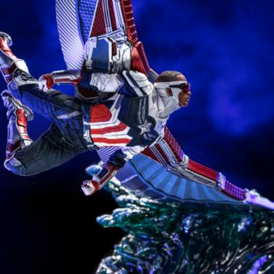 Iron Studios Captain America Sam Wilson Art Scale Deluxe Collectible Figure, The Falcon and the Winter Soldier