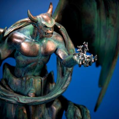 Fantasia - 85. Jubil&auml;um - Chernabog - Bronzefarbene Figur mit Leuchtfunktion in limitierter Edition