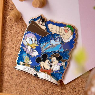 Mickey&rsquo;s Christmas Carol Fairytale Moments Limited Edition Pin
