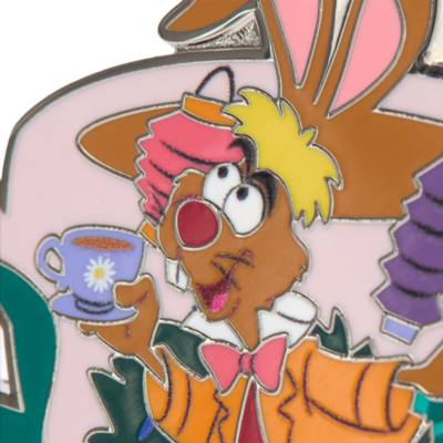 Pin's Li&egrave;vre de Mars en &eacute;dition limit&eacute;e, Alice au Pays des Merveilles