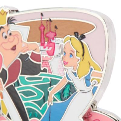 Pin's Alice et la Reine de coeur en &eacute;dition limit&eacute;e, Alice au Pays des Merveilles