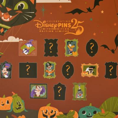 Disney Halloween Limited Edition Countdown Pin Advent Calendar