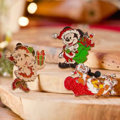 Chip 'n Dale Festive Pin