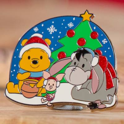 Winnie Puuh & Freunde - Weihnachtliche Anstecknadel