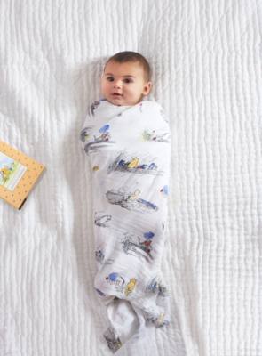 Set de 4 arrullos de Winnie the Pooh de Aden + Anais para beb&eacute;