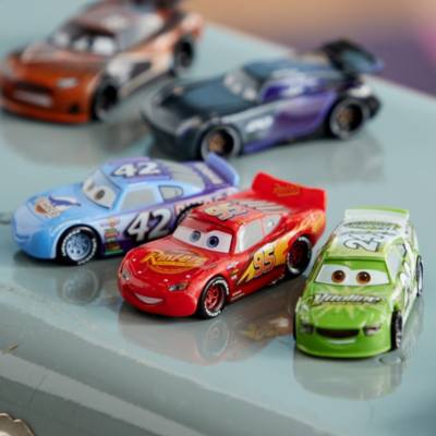Disney Store カーズ2 16台セット Disney Store Cars 2 Set Of 16 | eBay