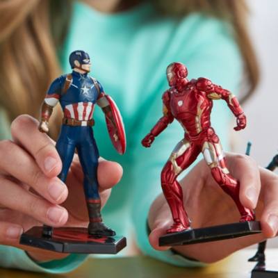 Avengers Deluxe Figurine Playset