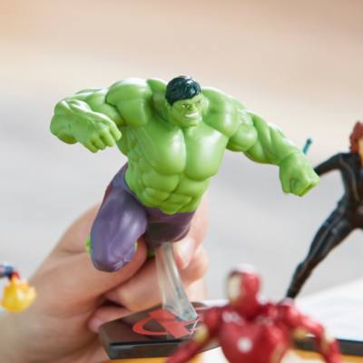 Avengers Deluxe Figurine Playset