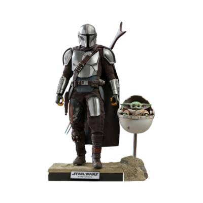 The Mandalorian and The Child Deluxe Sixth Scale Collectible Figure, Star Wars