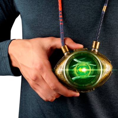 Hasbro Doctor Strange Eye of Agamotto Marvel Legends Series Electronic Talisman