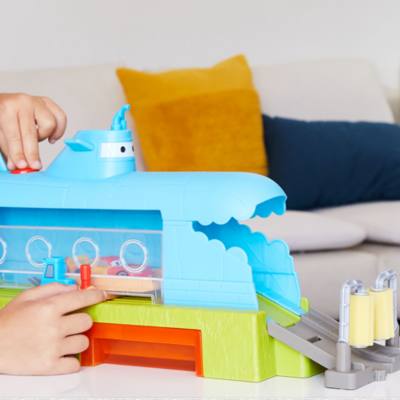 Mattel Disney Pixar Cars On The Road Sudsmarine Car Wash Playset