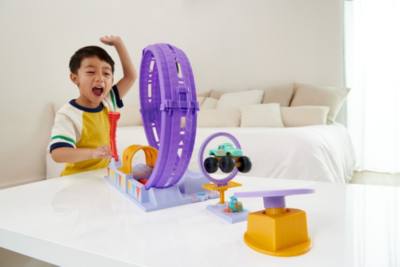 Mattel Disney Pixar Cars On The Road Showtime Loop Playset