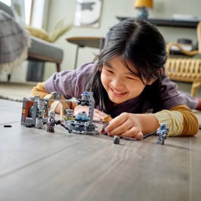 LEGO Star Wars The Armourer's Mandalorian Forge Set 75319