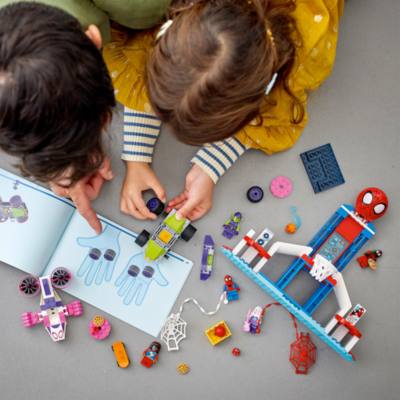 LEGO Marvel Spider-Man Webquarters Hangout Set 10784