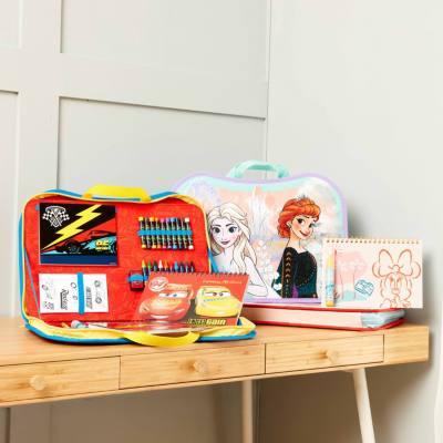 Disney Store Frozen 2 Zip-Up Stationery Kit