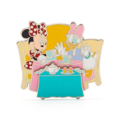 Disney Store Minnie Mouse and Daisy Duck Pin