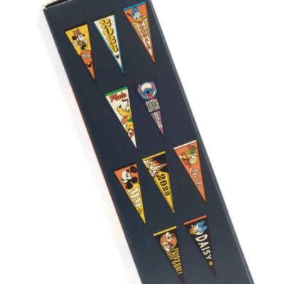 Pin a sorpresa Topolino e i suoi amici 2023 Disney Store