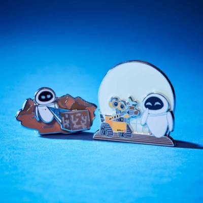 Pin edici&oacute;n limitada WALL-E y EVA, Disney Store