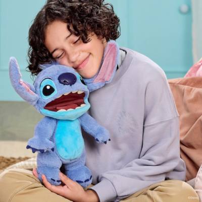 Wow! Stuff Disney Chatty Stitch Deluxe Puppetronic, Lilo & Stitch