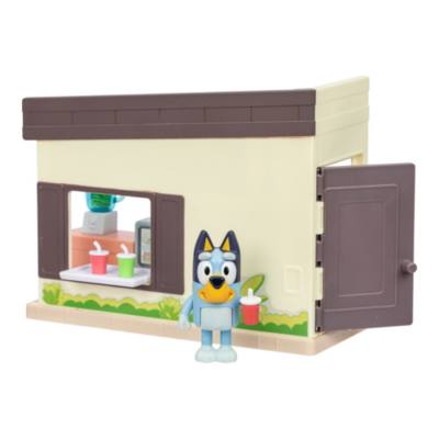Moose Toys Bluey with the Juice Bar Playset