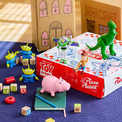 Background image of Figurines